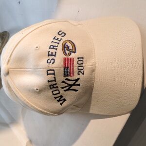 Twin Enterprise World Series Yankees vs Diamondbacks hat 2001